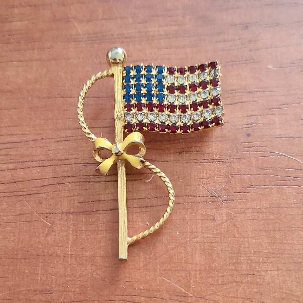 American Flag Red White Blue Rhinestones Gold Tone Vintage Patriotic J2-X4